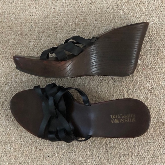 Mossimo Black Strappy Slip-on Wedges , Size 7 - Picture 4 of 8
